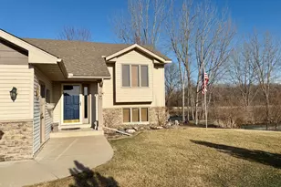 1005 12th St SE, Waseca, MN 56093 - Photo 4