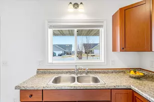 405 E Cheyenne St, Roberts, WI 54023 - Photo 10