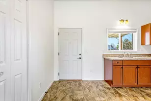 405 E Cheyenne St, Roberts, WI 54023 - Photo 6