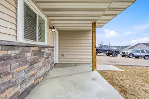 405 E Cheyenne St, Roberts, WI 54023 - Photo 4