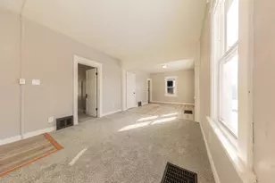 1002 Avon St N, Saint Paul, MN 55103 - Photo 6