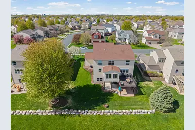 2061 Winterberry Lane, Shakopee, MN 55379 - Photo 2
