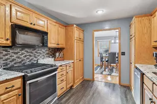 582 Country Oaks Ln, River Falls, WI 54022 - Photo 12