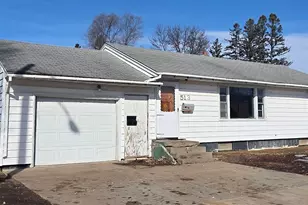 513 1st St NW, Wadena, MN 56482 - Photo 1