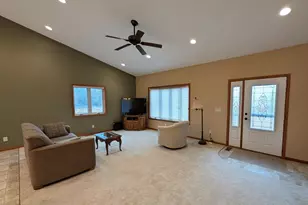 2033 Park Ave, Montevideo, MN 56265 - Photo 6