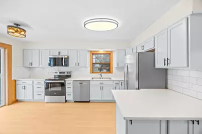 540 Brown Street SW, Hutchinson, MN 55350 - Photo 6