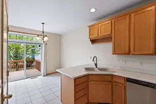 17582 Hackberry Ct, Eden Prairie, MN 55347 - Photo 4