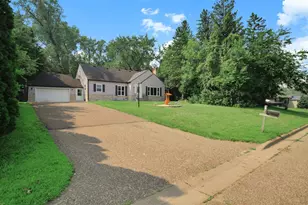 770 Viking Dr E, Maplewood, MN 55117 - Photo 2