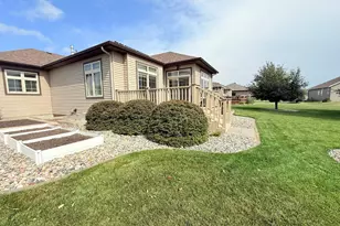 533 Hampton Dr W, Moorhead, MN 56560 - Photo 32