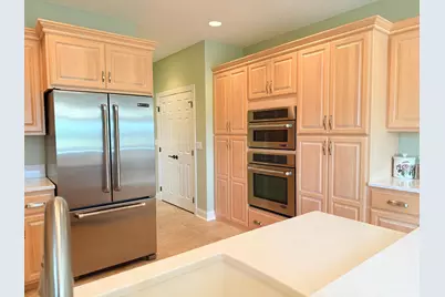 533 Hampton Drive W, Moorhead, MN 56560 - Photo 2