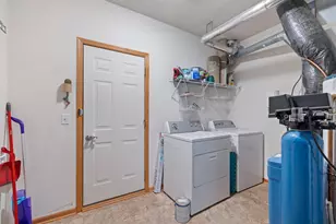 1667 Countryside Dr, Shakopee, MN 55379 - Photo 12