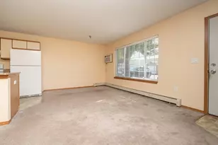 1279 Taylor St, Shakopee, MN 55379 - Photo 4