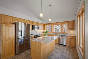 14313 Savanna Oaks Dr, Savage, MN 55378 - Photo 4