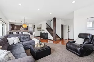 21340 Hytrail Cir, Lakeville, MN 55044 - Photo 2