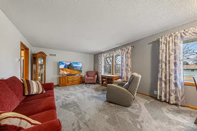 105 Kaukis Drive, Le Sueur, MN 56058 - Photo 4