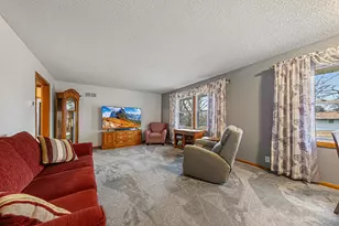 105 Kaukis Dr, Le Sueur, MN 56058 - Photo 4