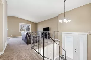 1091 Churchill Pl, Shoreview, MN 55126 - Photo 10