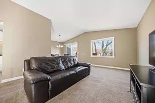 1091 Churchill Pl, Shoreview, MN 55126 - Photo 8