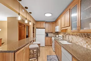 12312 Oak Leaf Ct, Burnsville, MN 55337 - Photo 4