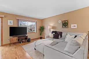 12312 Oak Leaf Ct, Burnsville, MN 55337 - Photo 6