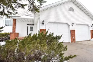 1807 33rd St S, Moorhead, MN 56560 - Photo 2