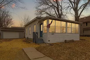 407 3rd St NE, Waseca, MN 56093 - Photo 2