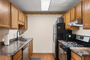 1601 N Innsbruck Dr, Fridley, MN 55432 - Photo 4