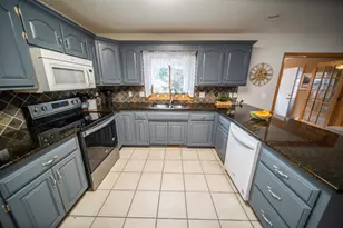 1002 Yorkshire Ln NW, Rochester, MN 55901 - Photo 10