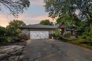 479 Mary St S, Maplewood, MN 55119 - Photo 2