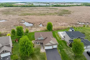 13827 Savanna Dr, Rogers, MN 55374 - Photo 2