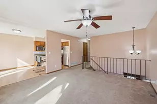 302 Sidney St E, Saint Paul, MN 55107 - Photo 8