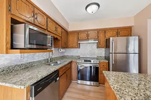 302 Sidney St E, Saint Paul, MN 55107 - Photo 14