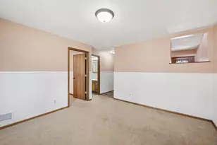 302 Sidney St E, Saint Paul, MN 55107 - Photo 32