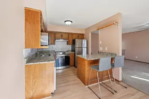 302 Sidney St E, Saint Paul, MN 55107 - Photo 16