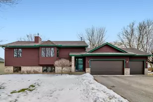 2658 Shadow Ln, Chaska, MN 55318 - Photo 2