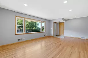 5300 Circle Down, Golden Valley, MN 55416 - Photo 4