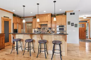 2121 Crestview Dr, Chanhassen, MN 55331 - Photo 12