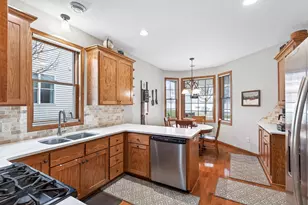 343 Sophia Ave E, Maplewood, MN 55117 - Photo 10