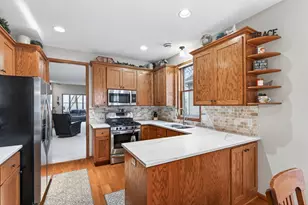 343 Sophia Ave E, Maplewood, MN 55117 - Photo 12