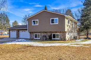 5821 268th St, Wyoming, MN 55092 - Photo 2