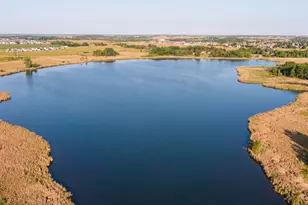 2275 Lakeshore Point Dr N E, Saint Michael, MN 55376 - Photo 2