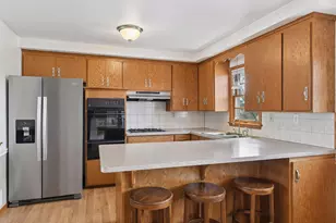 8449 Morris Cir, Bloomington, MN 55437 - Photo 6