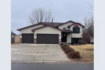 1220 10th Avenue SE, Cambridge, MN 55008 - Photo 2