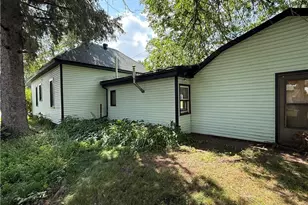 222 Spruce St, Spooner, WI 54801 - Photo 26