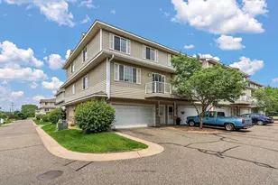 1613 County Rd D E, Maplewood, MN 55109 - Photo 2