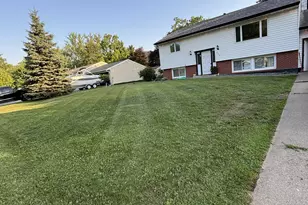 818 S 10th St, Lake City, MN 55041 - Photo 2