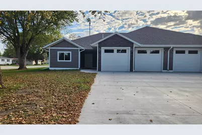 901 7th Ave SW, Pipestone, MN 56164 - Photo 2