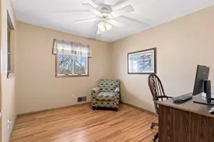 2555 Aladdin St, Roseville, MN 55113 - Photo 24