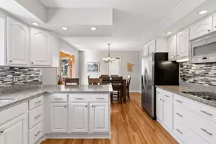 2555 Aladdin St, Roseville, MN 55113 - Photo 16