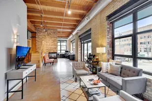 607 Washington Ave S, Minneapolis, MN 55415 - Photo 1